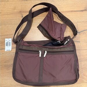 LeSportsac NWT Deluxe Everyday Bag Brown